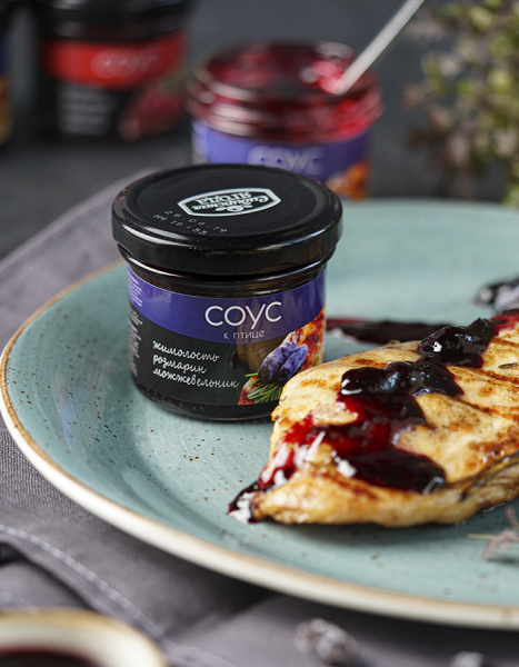 Соус жимолостный с розмарином и можжевельником, 100 г