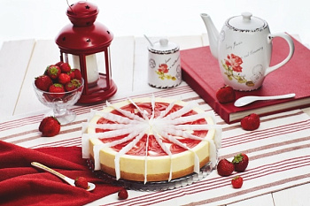 Чизкейк "New-York с клубникой" (1,20 кг) (12 куск. по 100 гр)